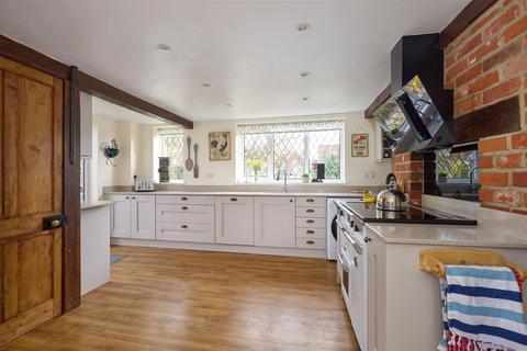 Rosebrook Cottage Grove Road, Brockdish, Diss, IP21 4JP