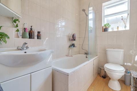 1 bedroom flat to rent, Blenheim Grove Peckham SE15