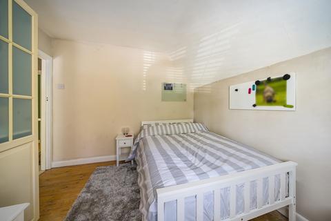 30 Dellside, Harefield, Uxbridge, UB9 6AX