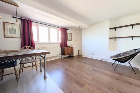 1 bedroom flat to rent, Amhurst Road, Hackney E8