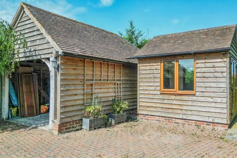 2 bedroom detached house for sale, Quiet location within walking distance of Biddenden Village Shops