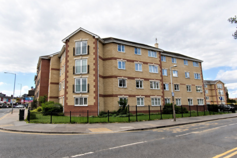 2 bedroom flat to rent, Dunlop Road, Tilbury, Essex, RM18