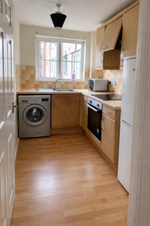 2 bedroom flat to rent, Dunlop Road, Tilbury, Essex, RM18
