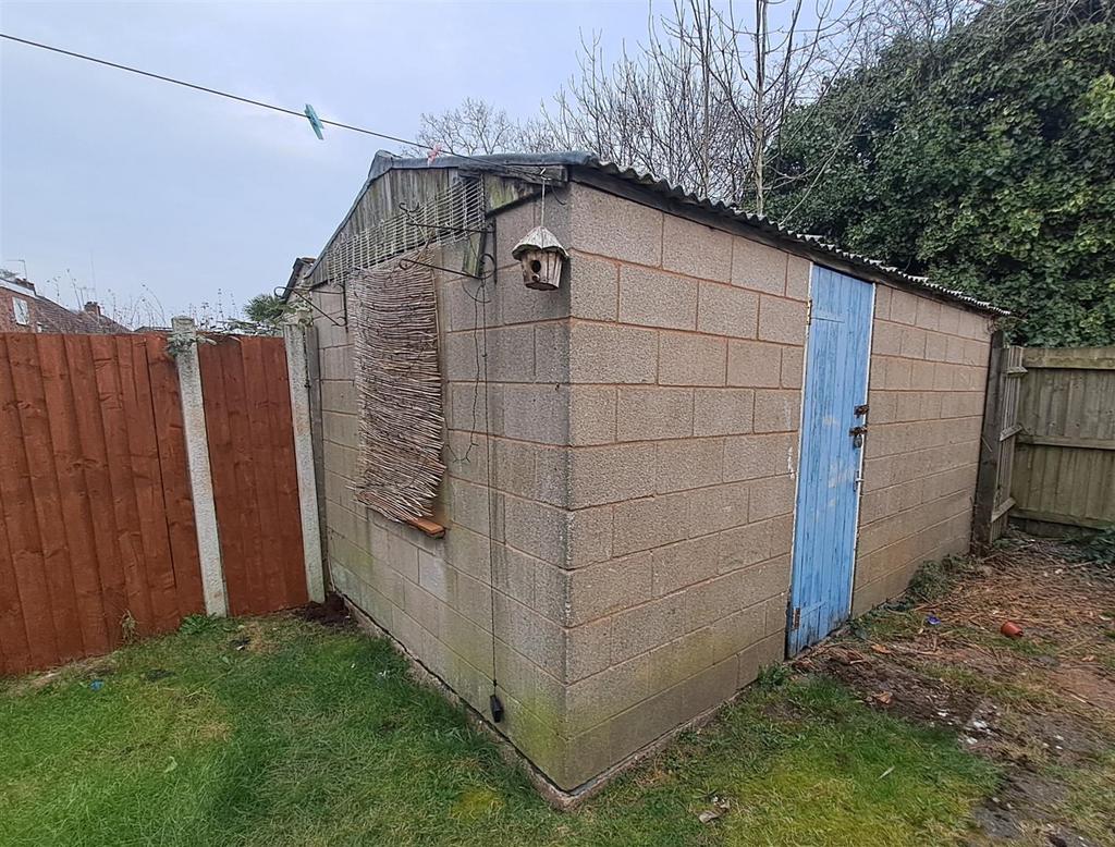 Rear Garage