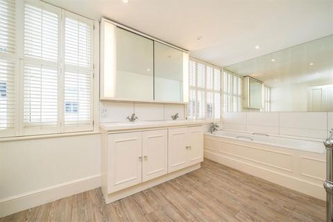 4 bedroom house to rent, Petersham Mews, London SW7