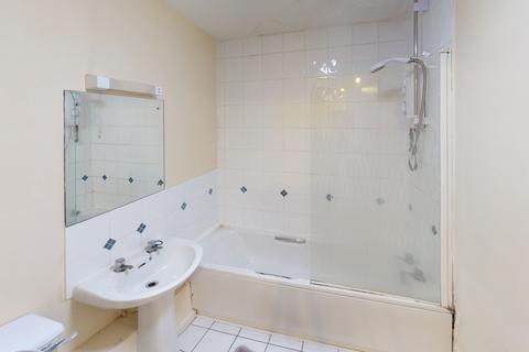 2 bedroom flat to rent, Royal Victoria Court, Gamble Street, Nottingham, Nottinghamshire, NG7