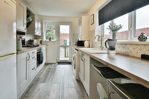 2 bedroom terraced house for sale, Wharfedale Avenue, Hull, East Riding of Yorkshire, HU9 3UD