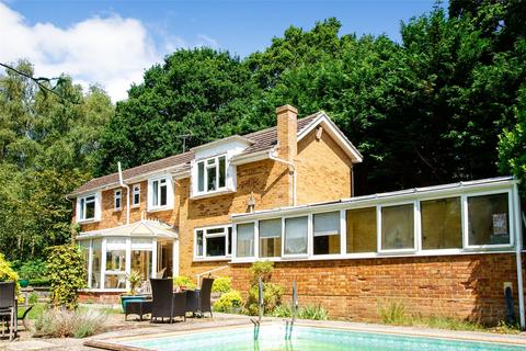 Hazeley Bottom, Hartley Wintney RG27