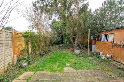 69 Hitchings Way, Reigate, RH2 8EN