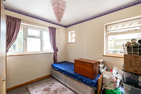 69 Hitchings Way, Reigate, RH2 8EN