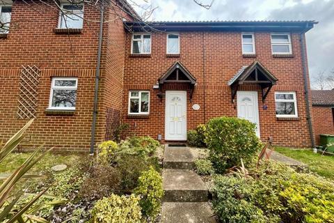 2 bedroom terraced house to rent, Wych Hill Park,  Woking,  GU22