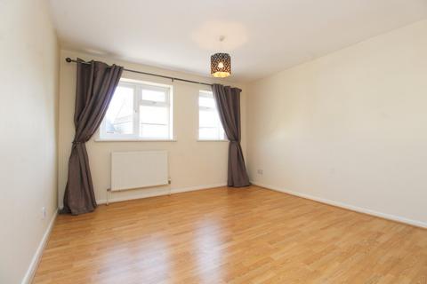 2 bedroom end of terrace house to rent, Saffron Road, Biggleswade, SG18