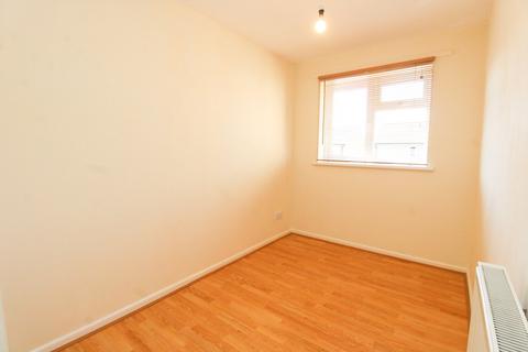 2 bedroom end of terrace house to rent, Saffron Road, Biggleswade, SG18