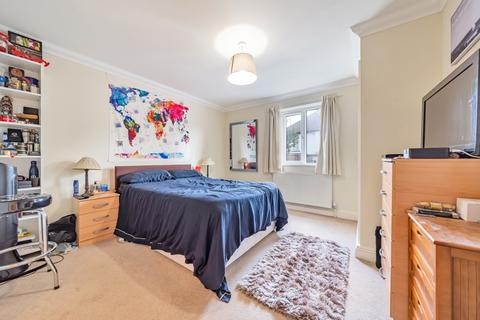 2 bedroom flat to rent, Hartfield Road Wimbledon SW19