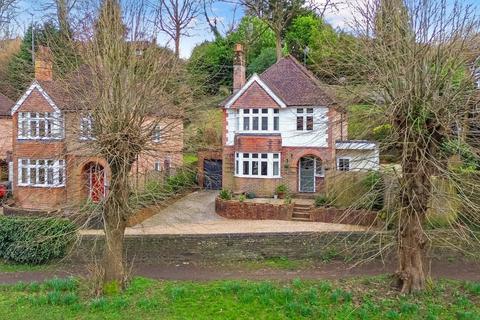 3 bedroom detached house for sale, Brighton Road, Godalming GU7