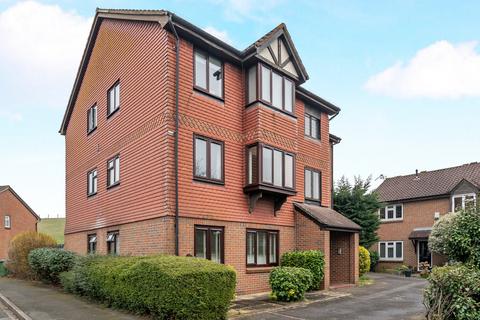 2 bedroom flat for sale, Shaw Drive, Walton On Thames, Surrey, KT12