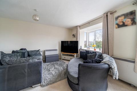 2 bedroom flat for sale, Shaw Drive, Walton On Thames, Surrey, KT12