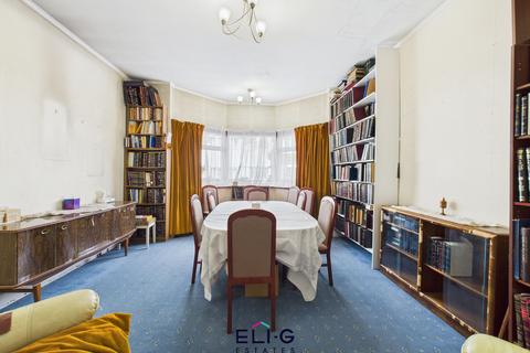 5 bedroom semi-detached house for sale, St. Georges Road, NW11