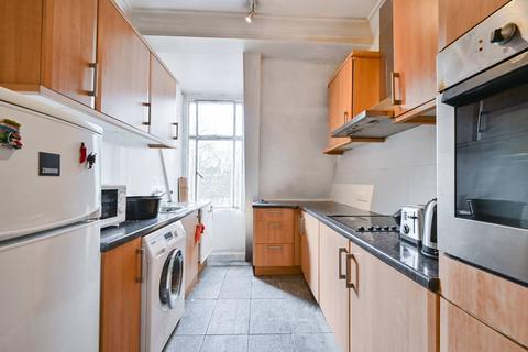 3 bedroom flat to rent, Connaught Court, Hyde Park Estate, London, W2