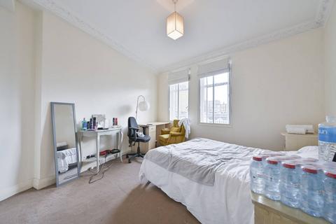 3 bedroom flat to rent, Connaught Court, Hyde Park Estate, London, W2