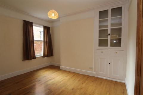 3 bedroom terraced house to rent, Victoria Street, Wolverton, Milton Keynes, MK12 5HG