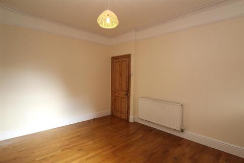 3 bedroom terraced house to rent, Victoria Street, Wolverton, Milton Keynes, MK12 5HG