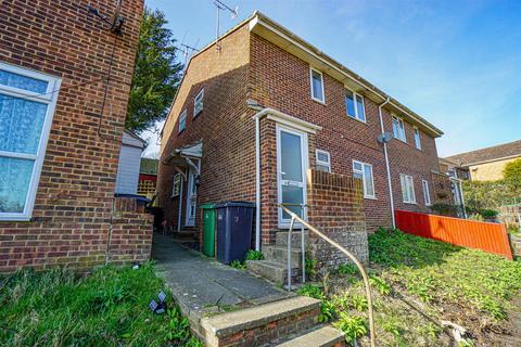 2 bedroom flat for sale, Kingsley Close, St. Leonards-On-Sea