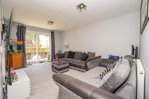 2 bedroom flat for sale, Kingsley Close, St. Leonards-On-Sea