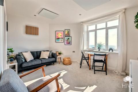 2 bedroom flat for sale, Owls Road, Bournemouth BH5