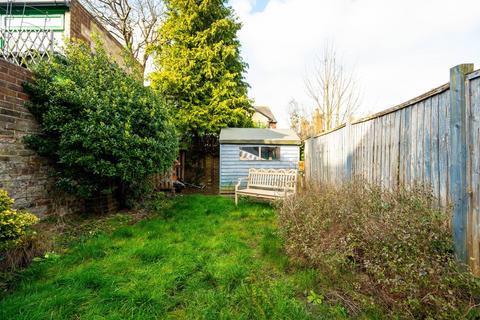 21 Cheselden Road, Guildford, GU1 3SB