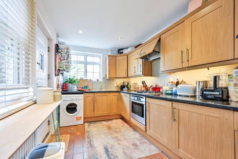 21 Cheselden Road, Guildford, GU1 3SB