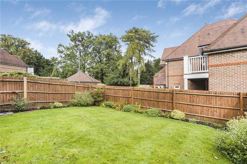 3 bedroom detached house to rent, Reeves Court, Welwyn, Hertfordshire, AL6