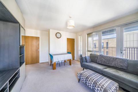 2 bedroom flat for sale, Observer Close, Colindale, London, NW9