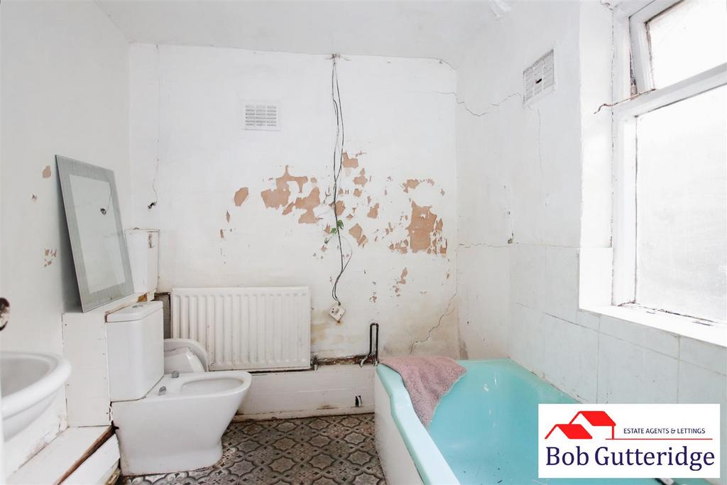 Downstairs ground floor bathroom