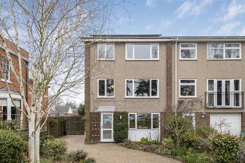 3 bedroom townhouse for sale, Farmadine Court, Saffron Walden CB11