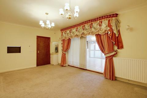 63 Richings Way, Iver, SL0 9DB