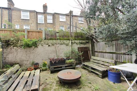 1 bedroom flat for sale, Princess May Road, London N16