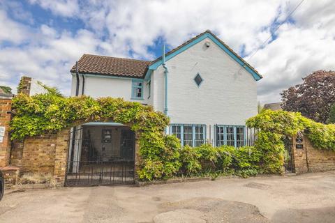 Blakeney Cottage Horton Road, Datchet, Slough, SL3 9EN