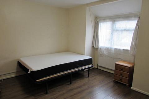 1 bedroom in a house share to rent, Hatfield, AL10