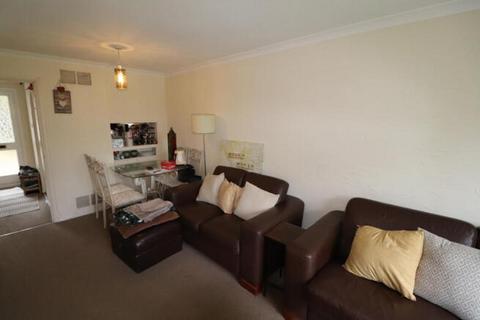 2 bedroom terraced house to rent, Celandine Close, Billericay