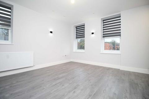 2 bedroom apartment to rent, Queens Road, Brentwood CM14