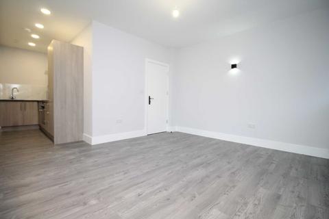 2 bedroom apartment to rent, Queens Road, Brentwood CM14