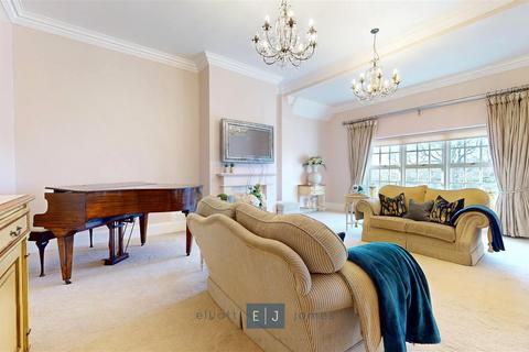 5 bedroom detached house for sale, Nursery Road, Loughton IG10