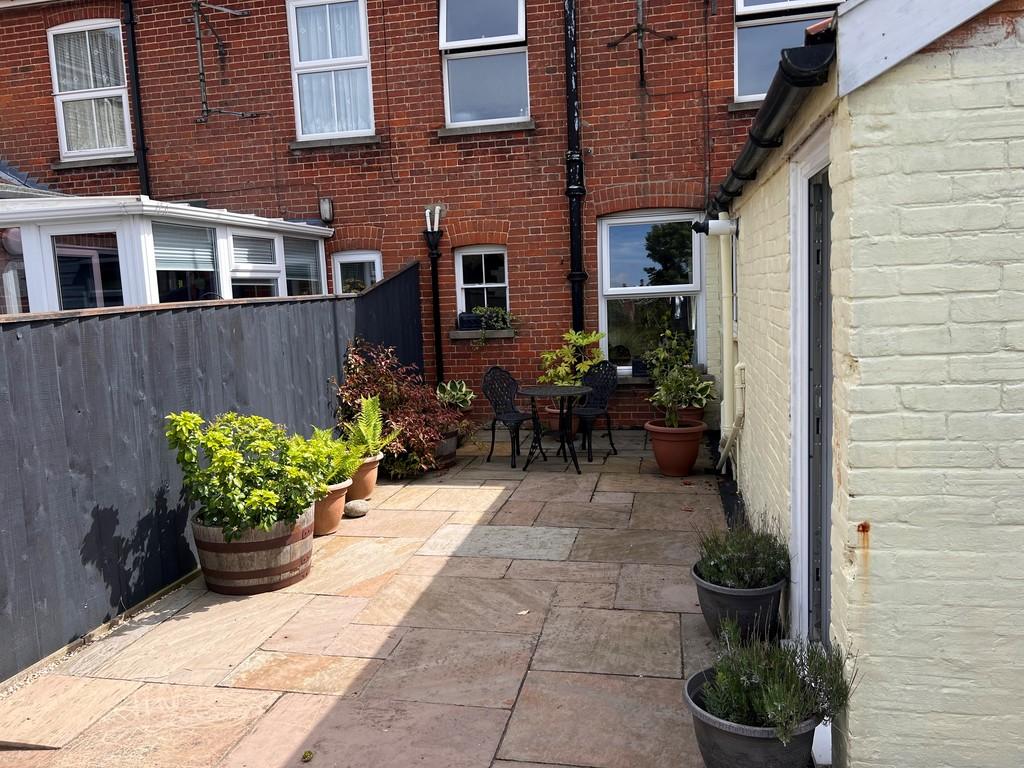 Patio 5 rendham road