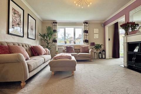 35 Derwent Way, Great Notley, Braintree, CM77 7UH