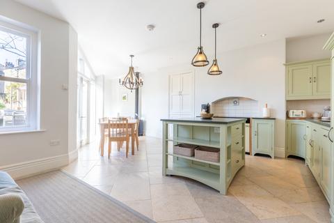 12 Bective Road, Kirkby Lonsdale, Carnforth, LA6 2BG
