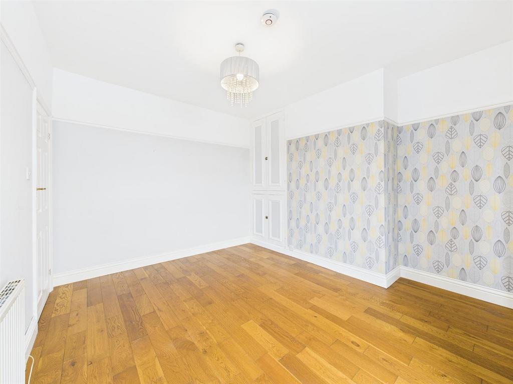 Dining room: