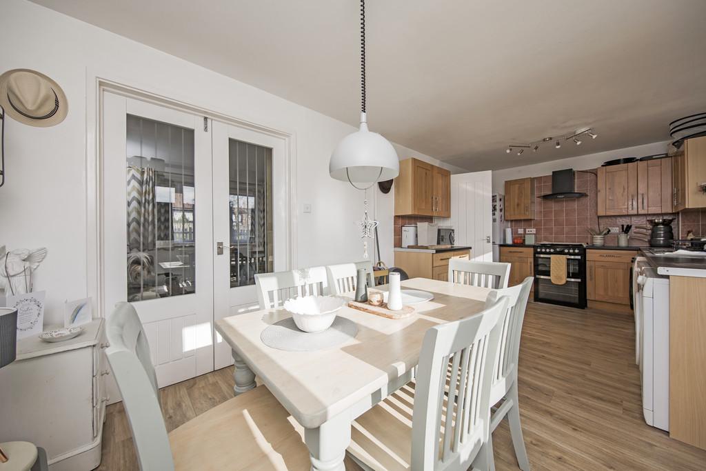Kitchen Diner 2