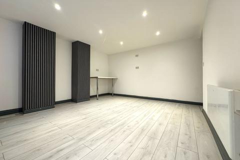 undefined, Beeston, Leeds LS11