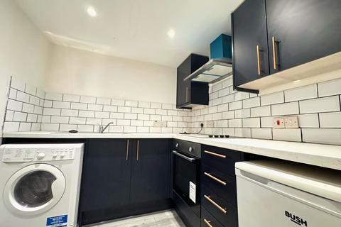 undefined, Beeston, Leeds LS11
